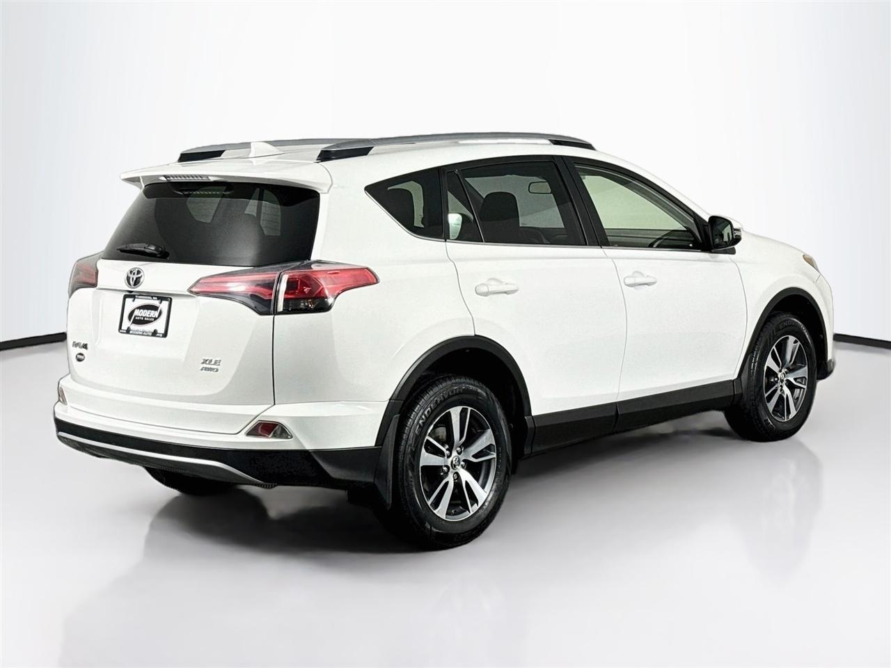 Toyota RAV4 Adventure AWD (Natl) 2018