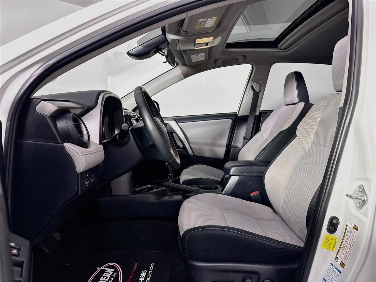 Toyota RAV4 Adventure AWD (Natl) 2018