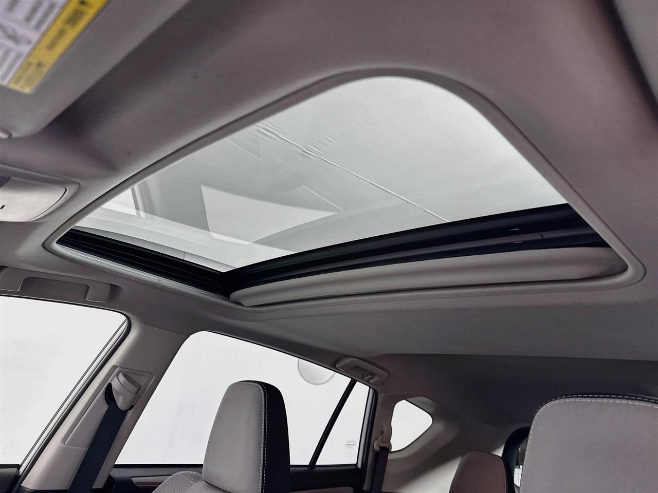Toyota RAV4 Adventure AWD (Natl) 2018