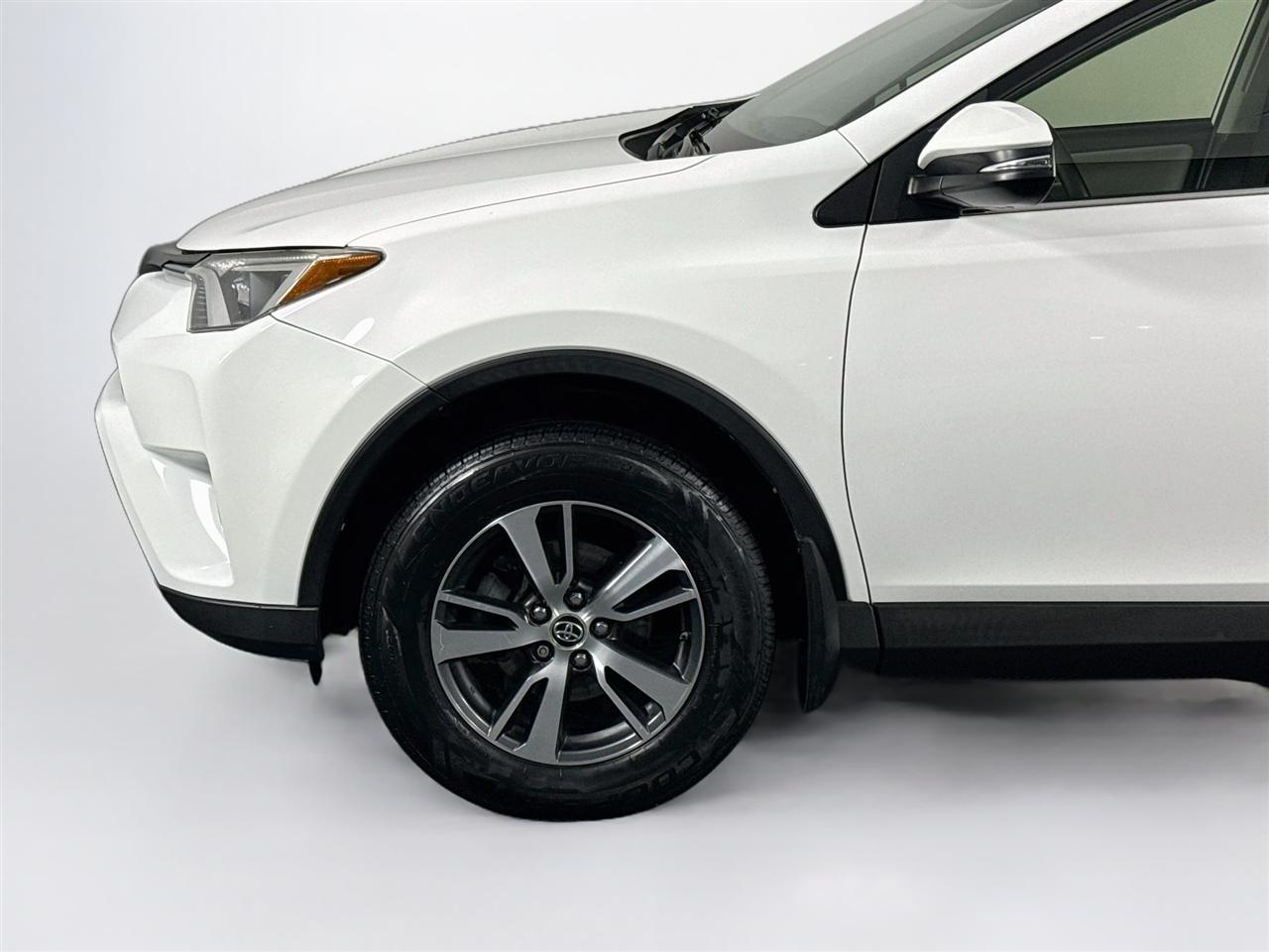 Toyota RAV4 Adventure AWD (Natl) 2018