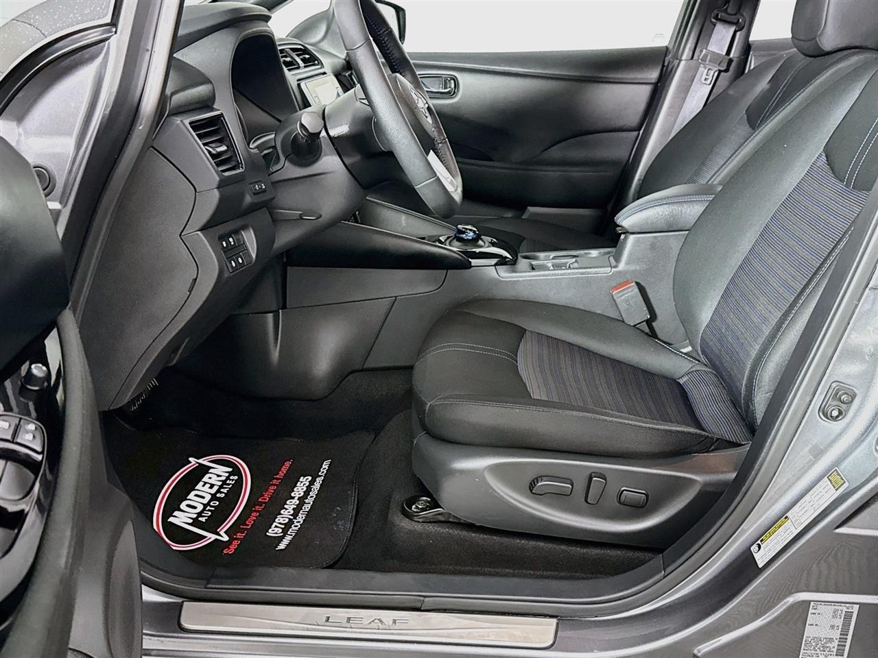 Nissan Leaf SV PLUS Hatchback 2024