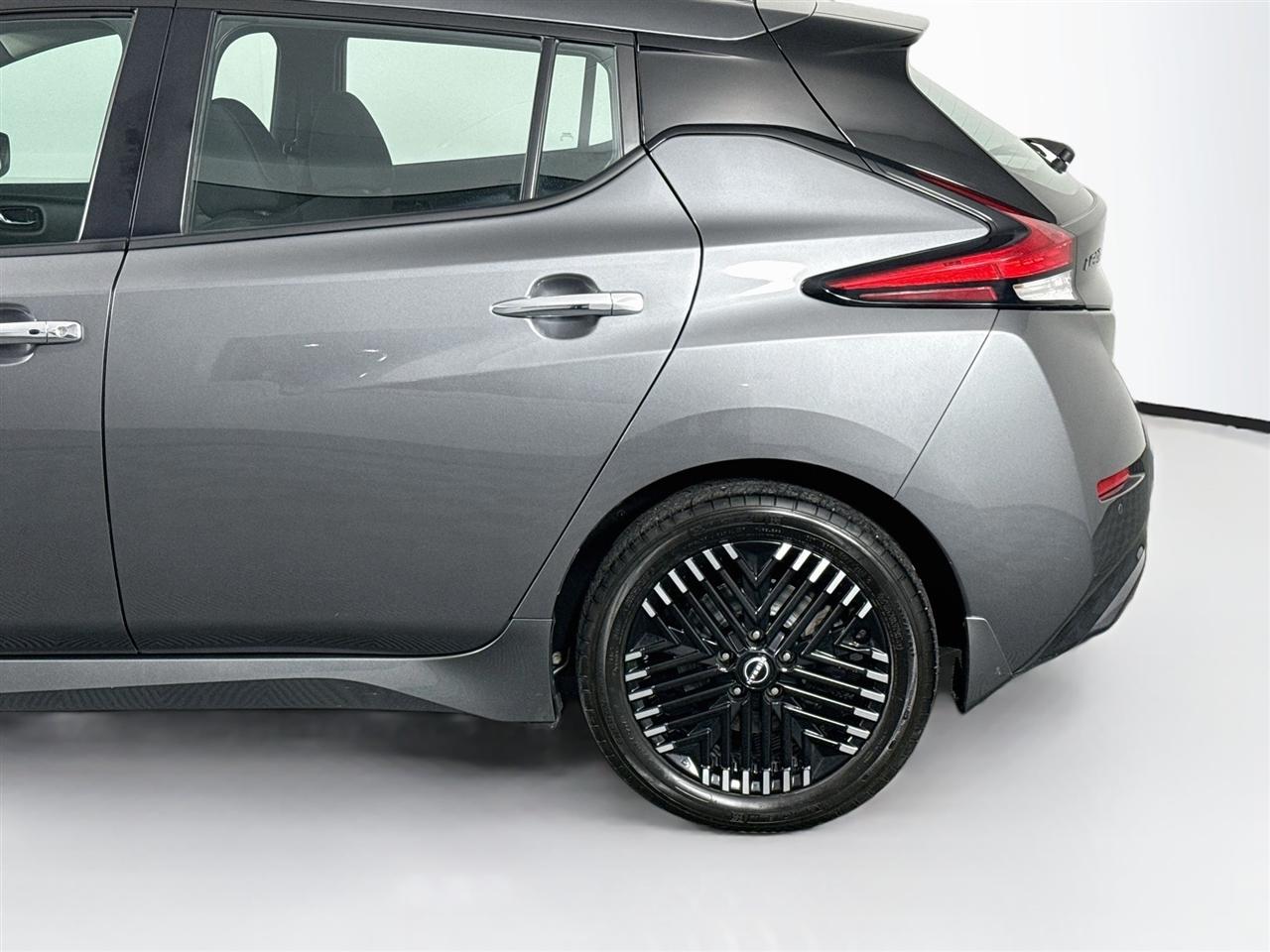 Nissan Leaf SV PLUS Hatchback 2024
