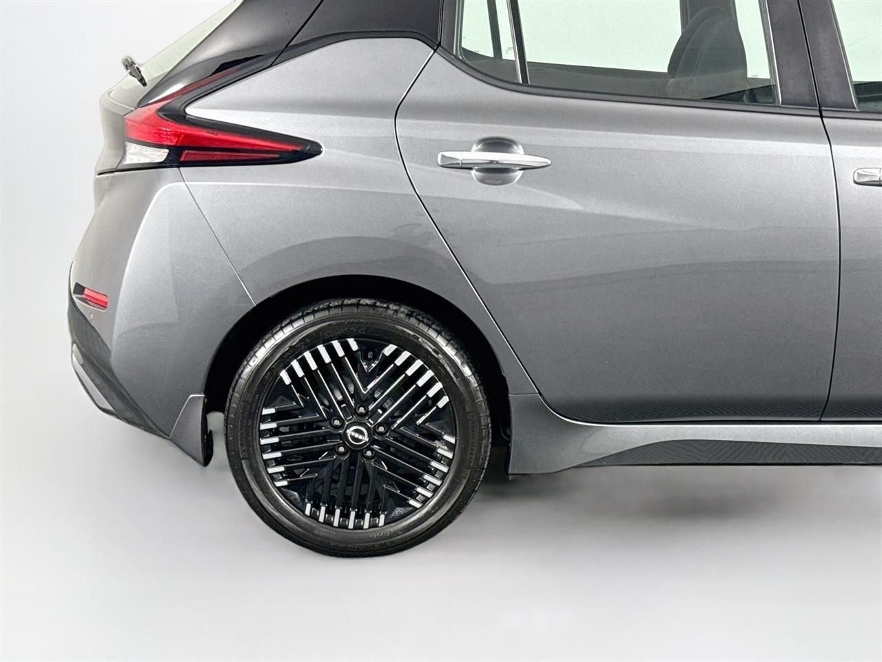 Nissan Leaf SV PLUS Hatchback 2024