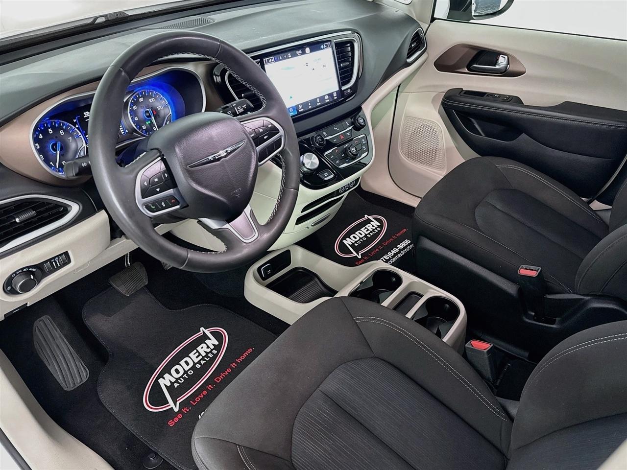 Chrysler Voyager LX FWD 2023