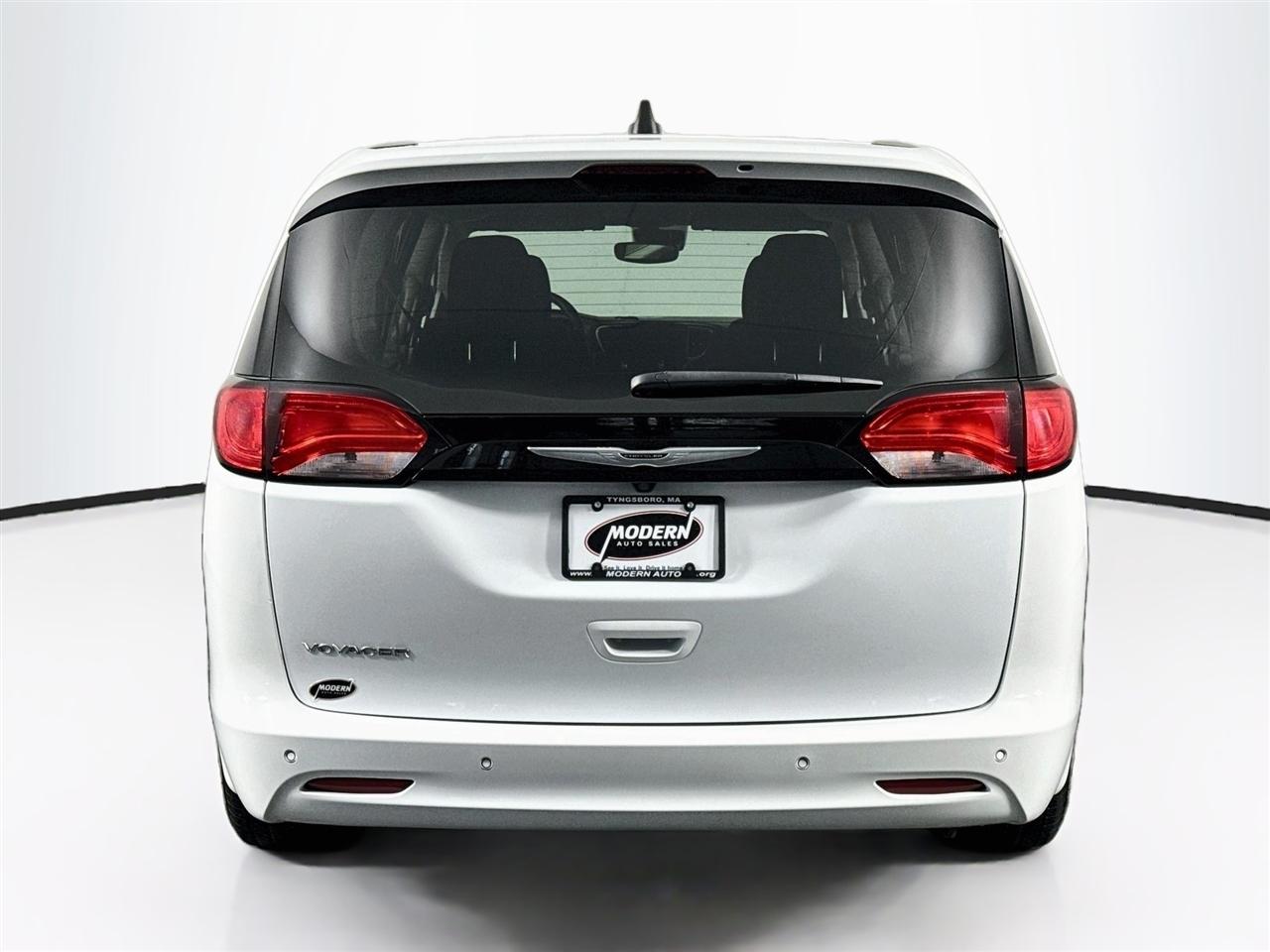 Chrysler Voyager LX FWD 2023
