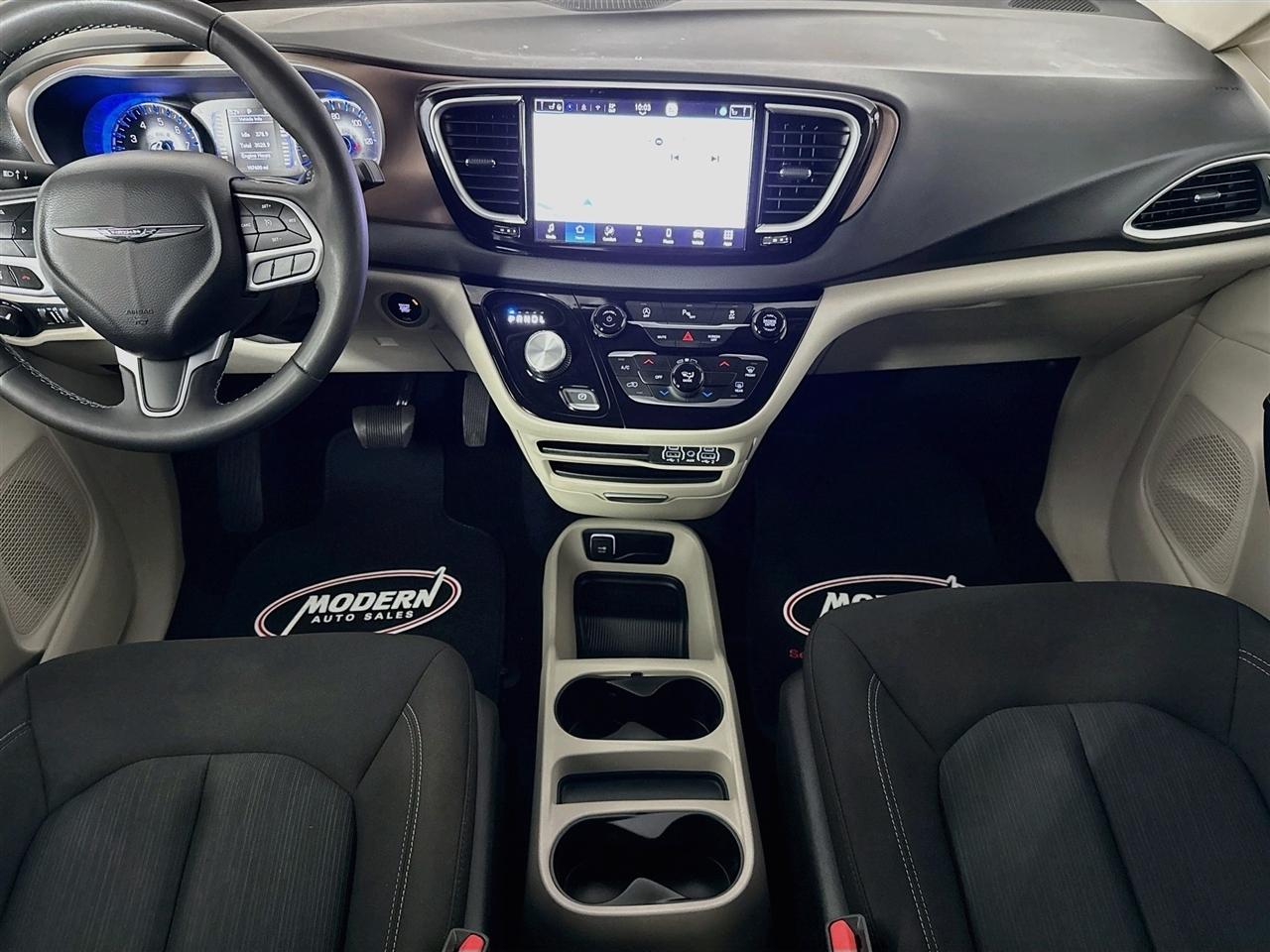 Chrysler Voyager LX FWD 2023
