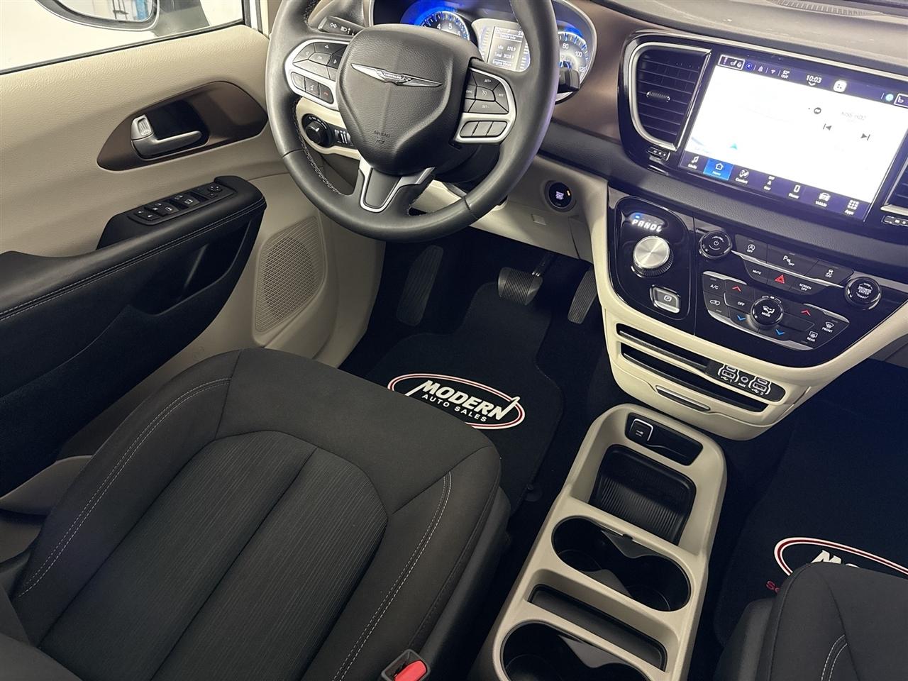 Chrysler Voyager LX FWD 2023