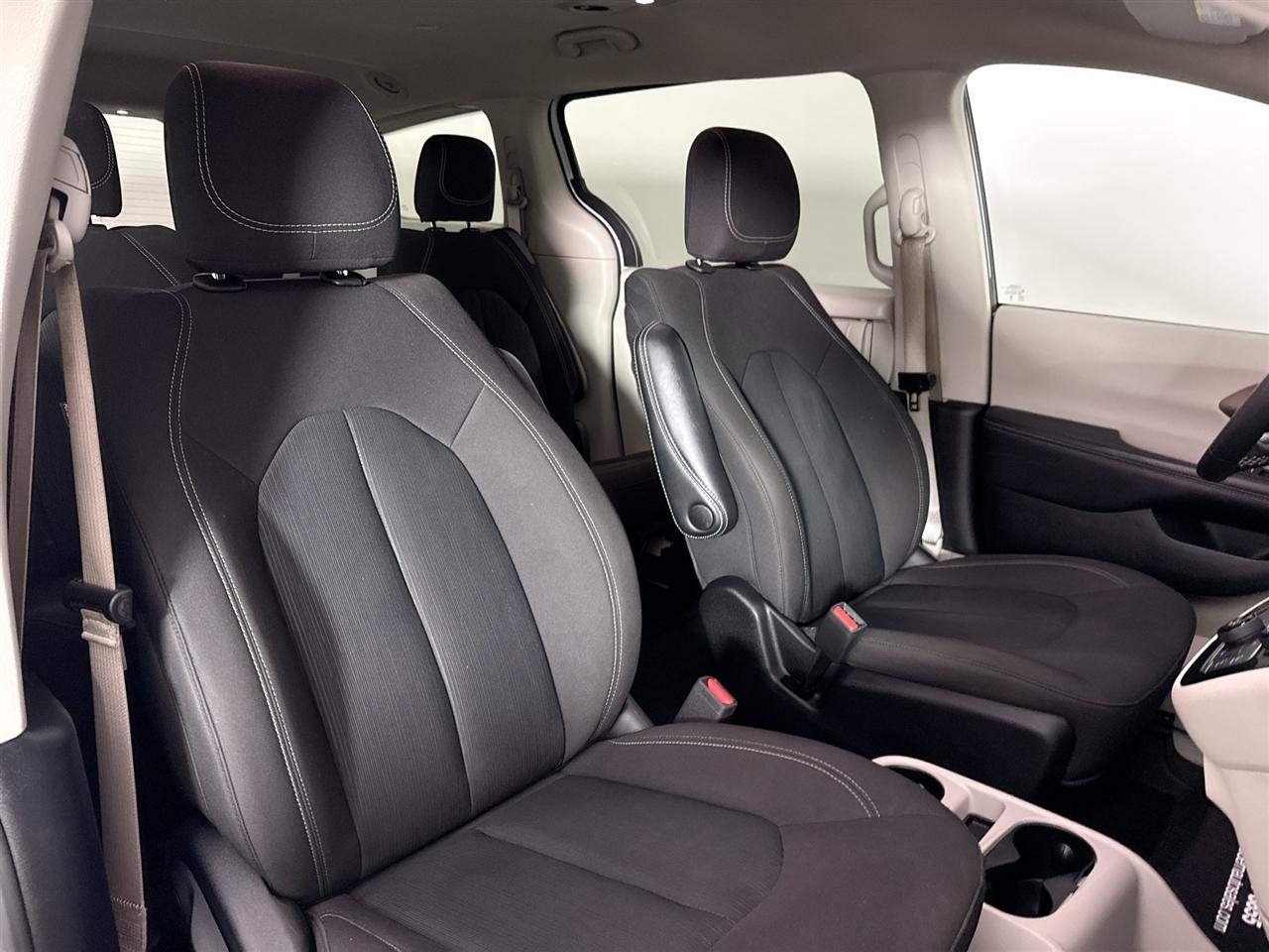 Chrysler Voyager LX FWD 2023