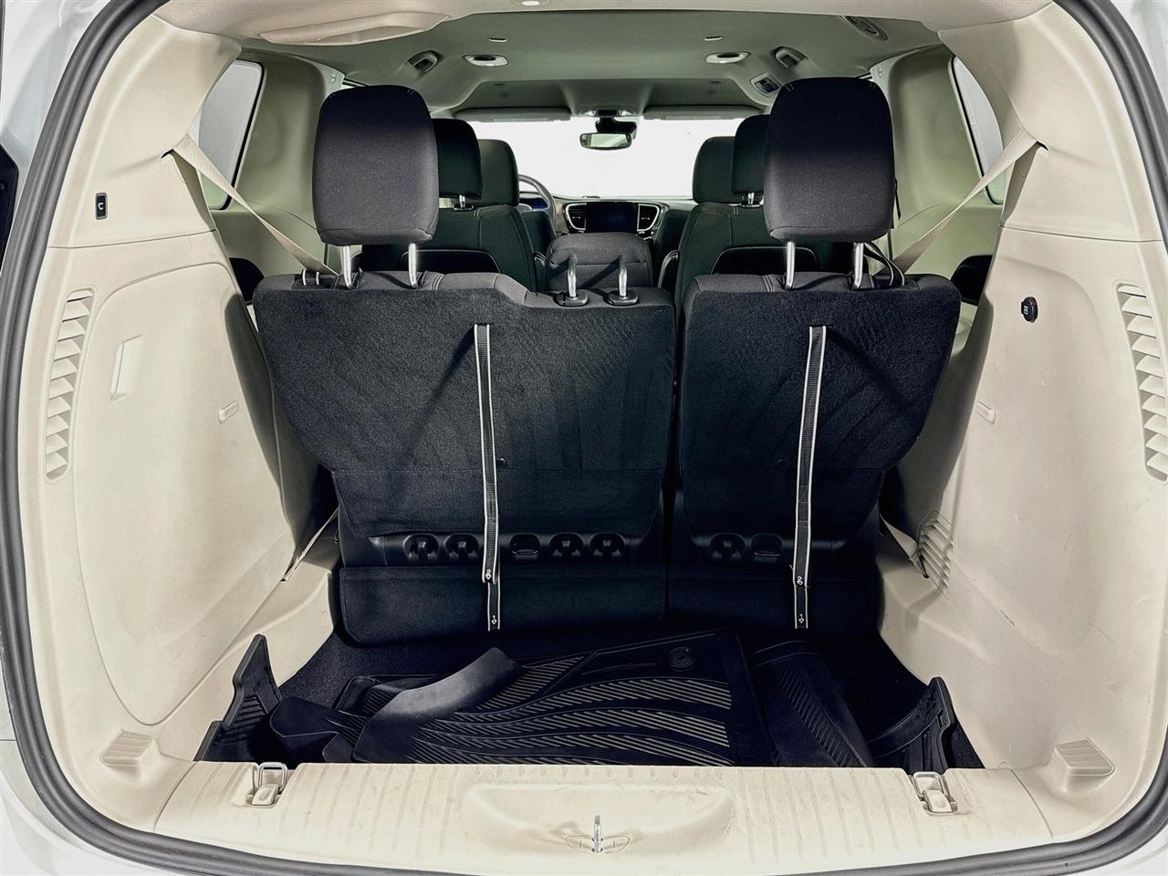 Chrysler Voyager LX FWD 2023
