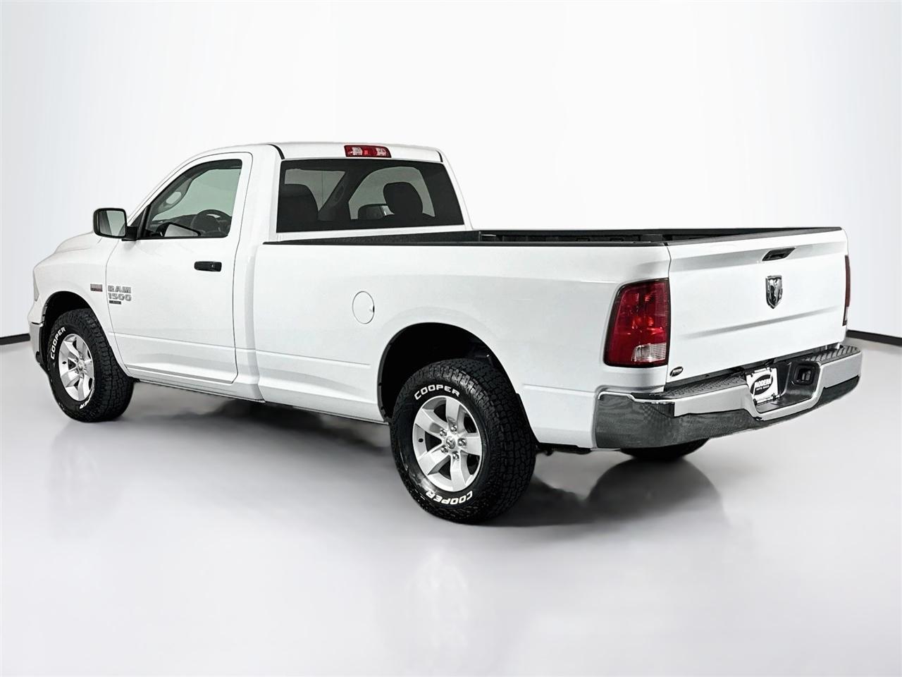RAM 1500 Classic SLT 4x4 Reg Cab 8' Box 2022