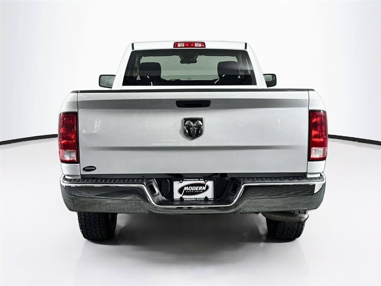 RAM 1500 Classic SLT 4x4 Reg Cab 8' Box 2022