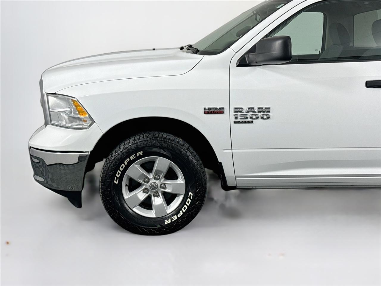 RAM 1500 Classic SLT 4x4 Reg Cab 8' Box 2022