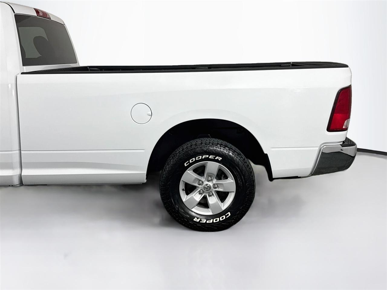 RAM 1500 Classic SLT 4x4 Reg Cab 8' Box 2022