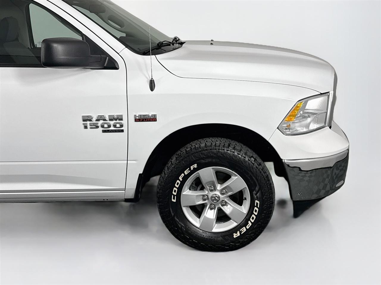 RAM 1500 Classic SLT 4x4 Reg Cab 8' Box 2022