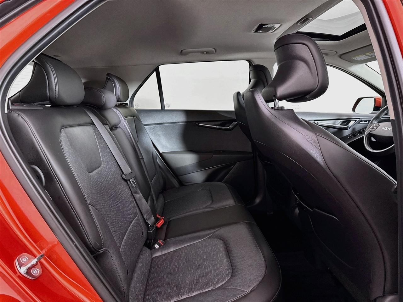 Kia Niro SX FWD 2023