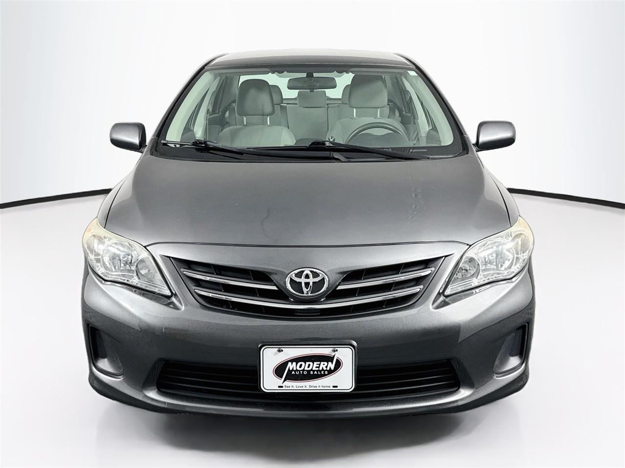 Toyota Corolla 4dr Sdn Auto LE Special Edition (Natl) 2013