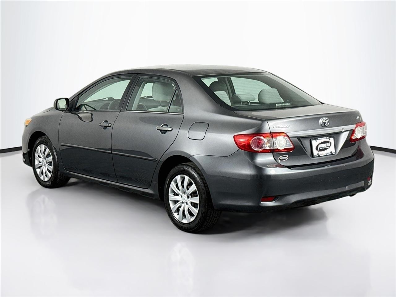 Toyota Corolla 4dr Sdn Auto LE Special Edition (Natl) 2013