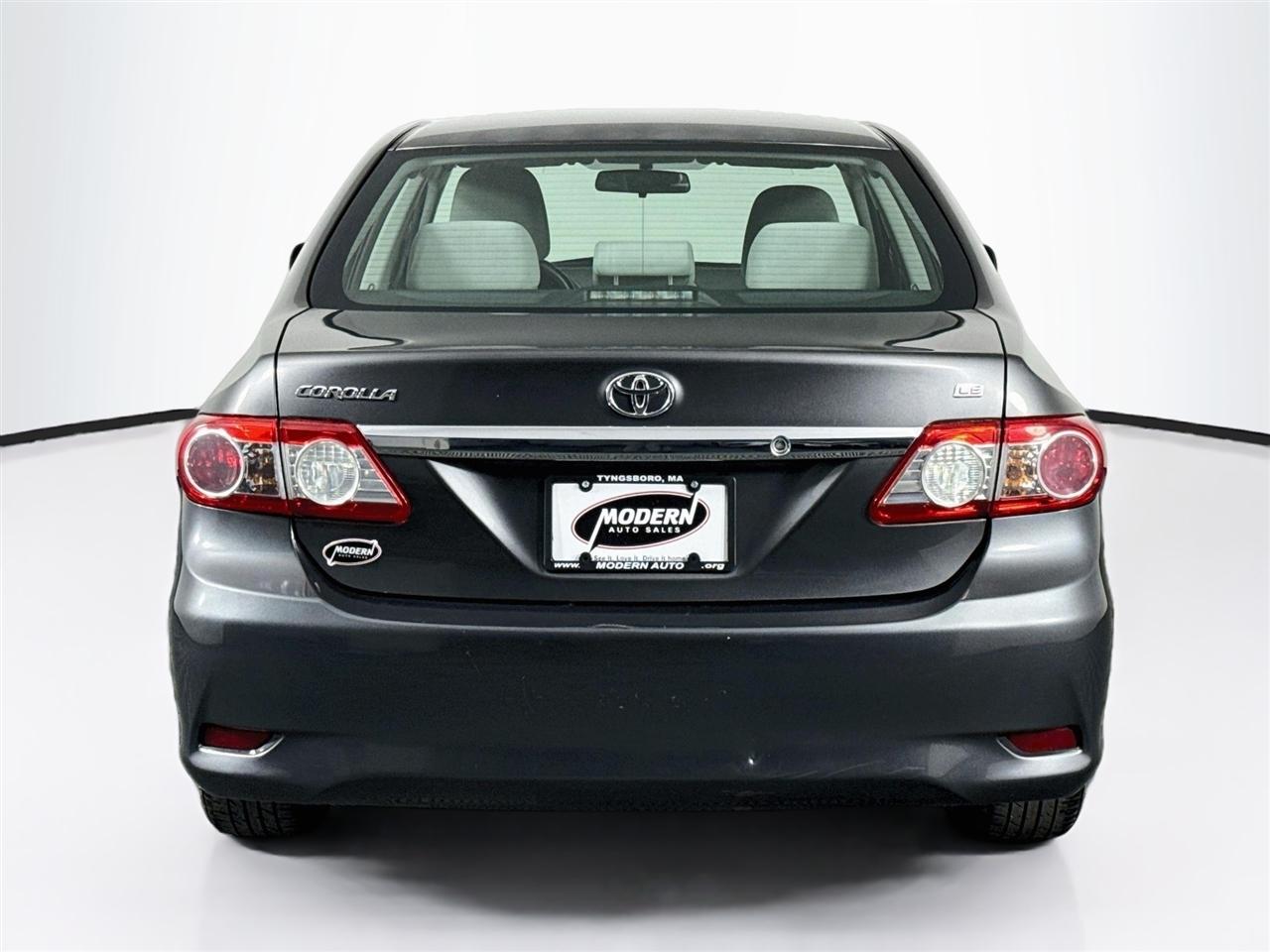 Toyota Corolla 4dr Sdn Auto LE Special Edition (Natl) 2013