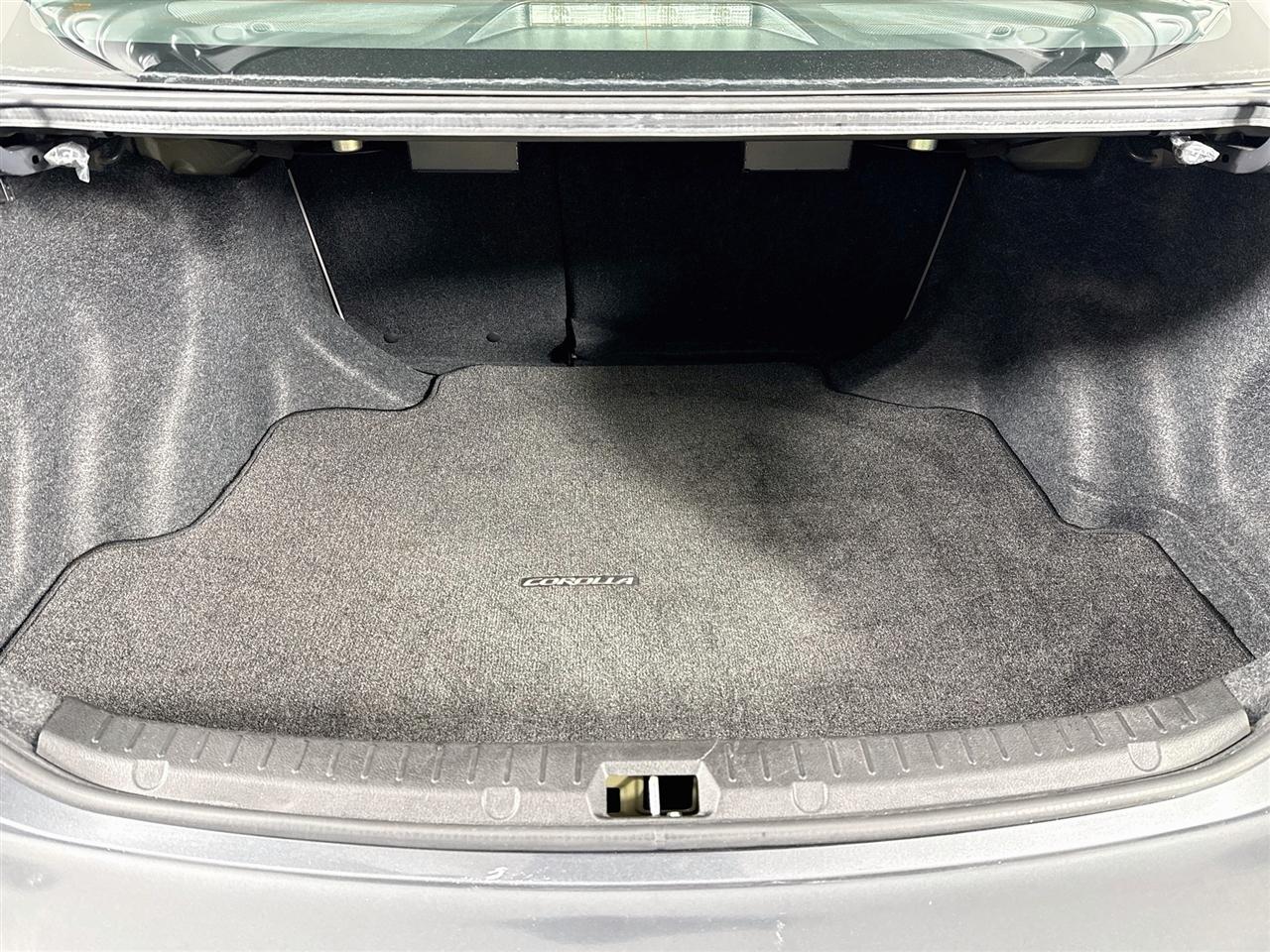 Toyota Corolla 4dr Sdn Auto LE Special Edition (Natl) 2013