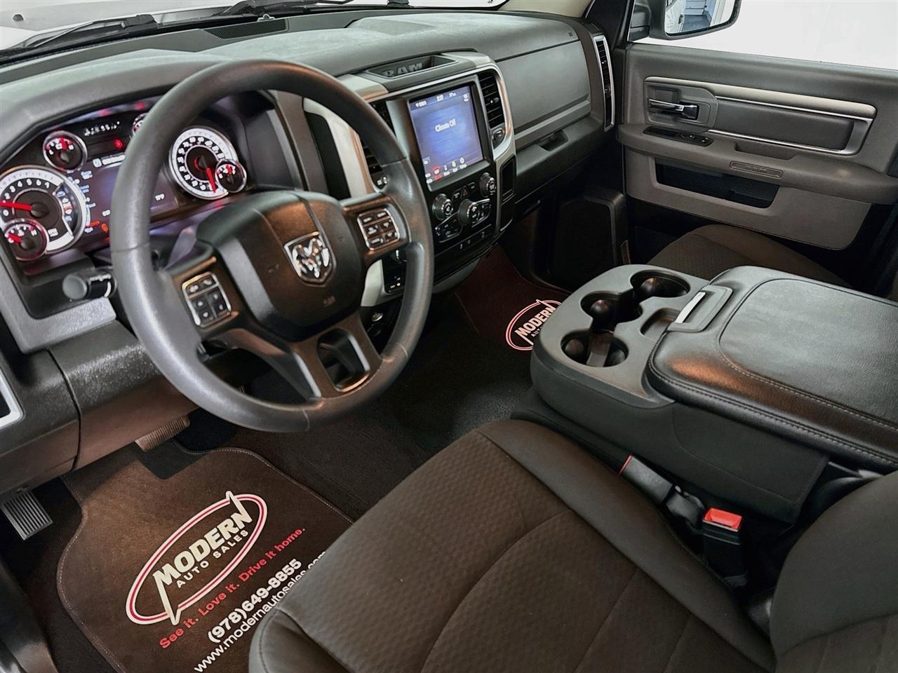 RAM 1500 Classic Warlock 4x4 Quad Cab 6'4" Box 2020