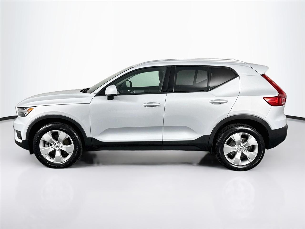 Volvo XC40 T5 AWD Momentum 2022