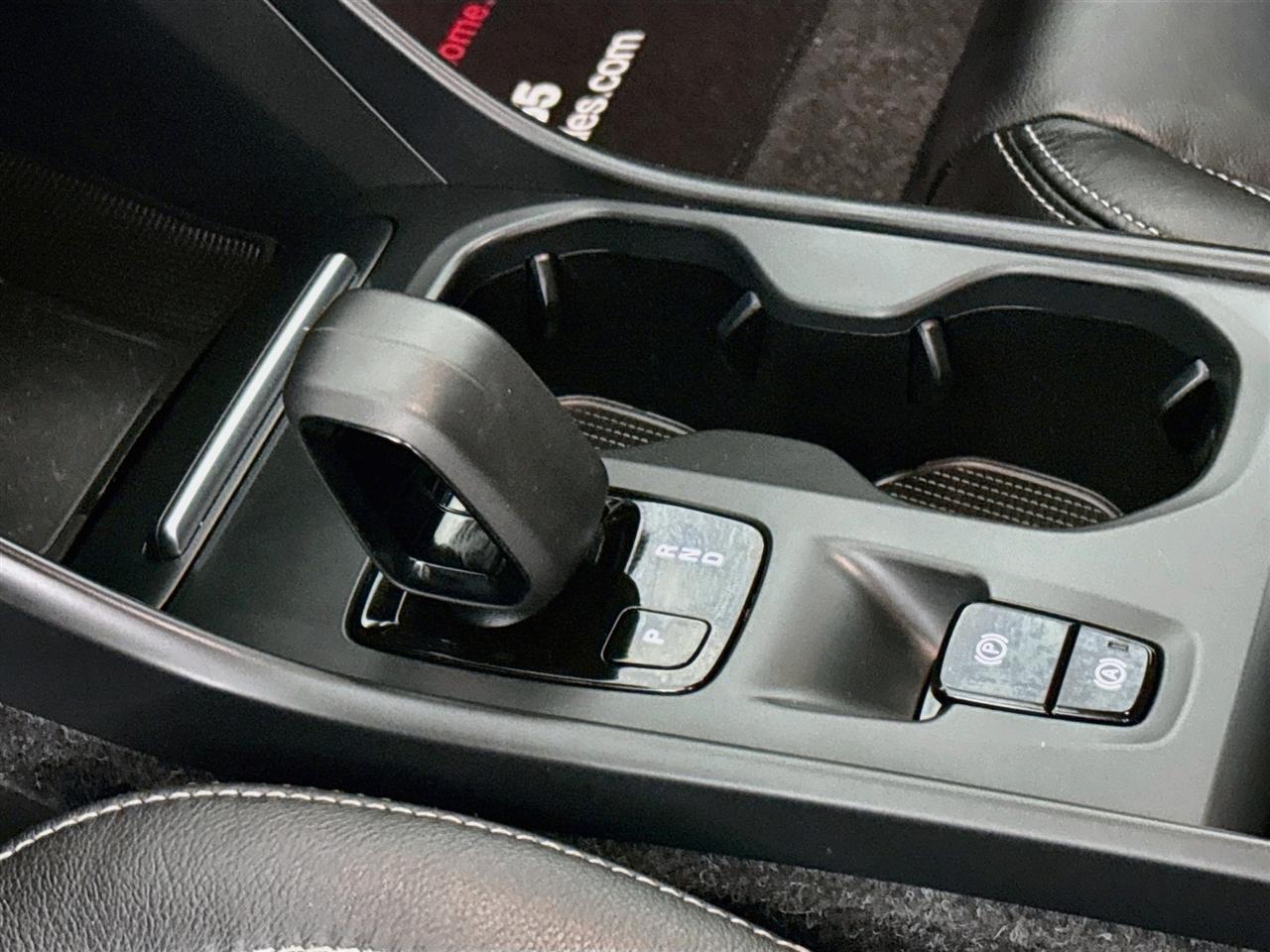 Volvo XC40 T5 AWD Momentum 2022