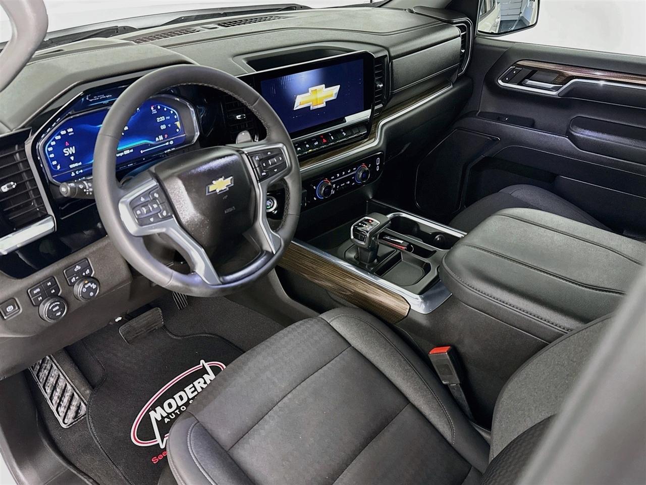 Chevrolet Silverado 1500 4WD Crew Cab 147" LT w/1LT 2023