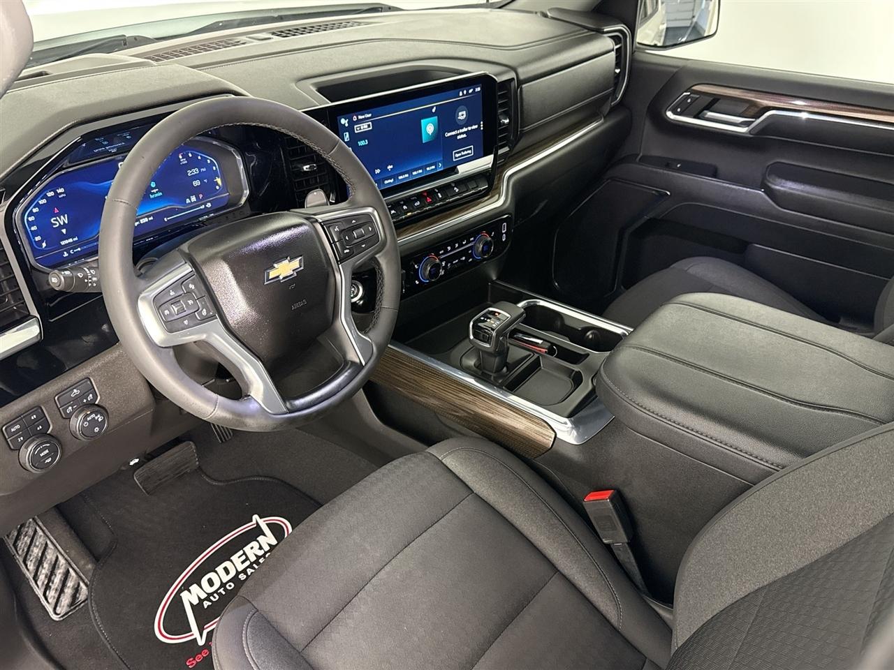 Chevrolet Silverado 1500 4WD Crew Cab 147" LT w/1LT 2023