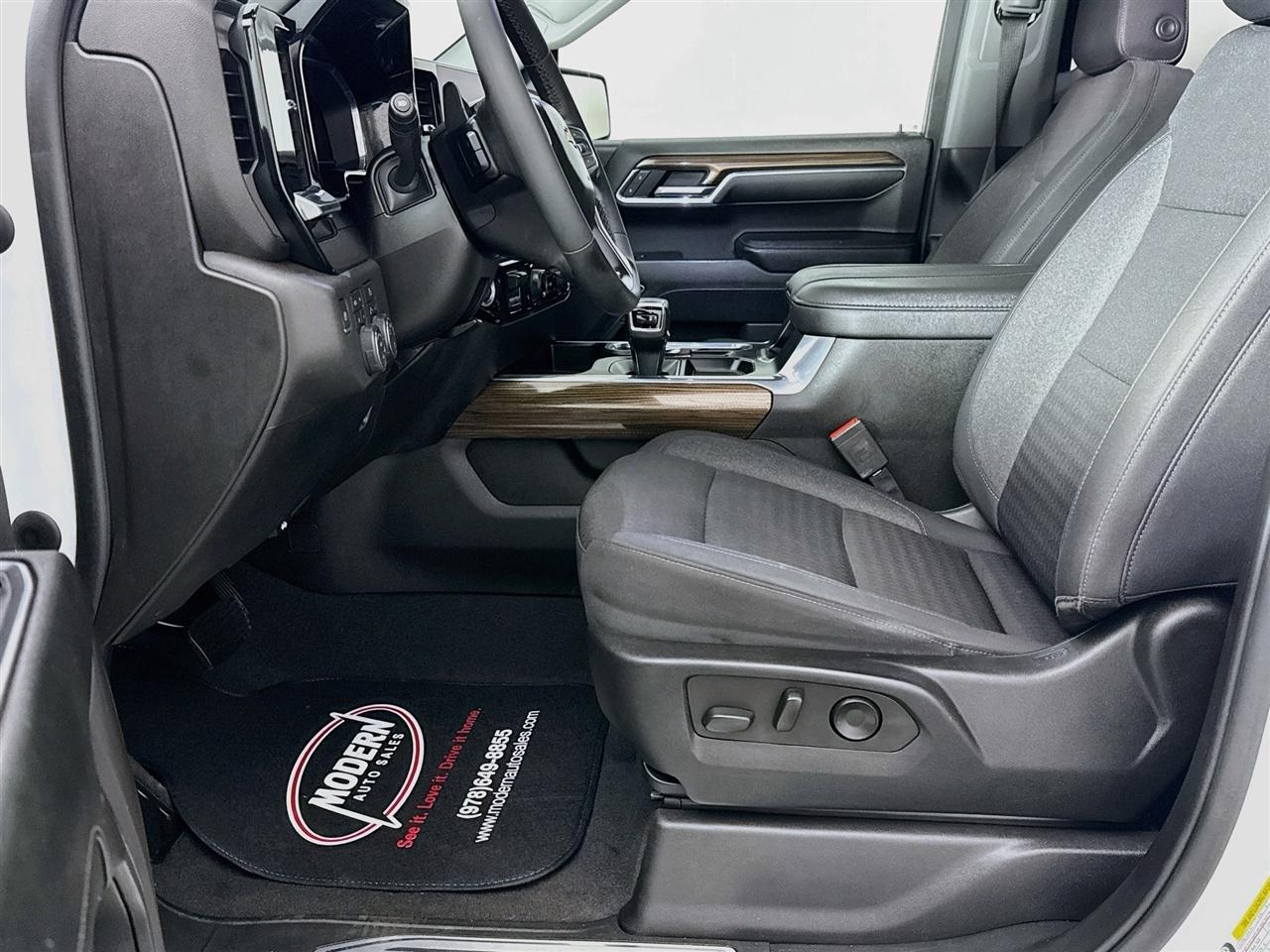 Chevrolet Silverado 1500 4WD Crew Cab 147" LT w/1LT 2023
