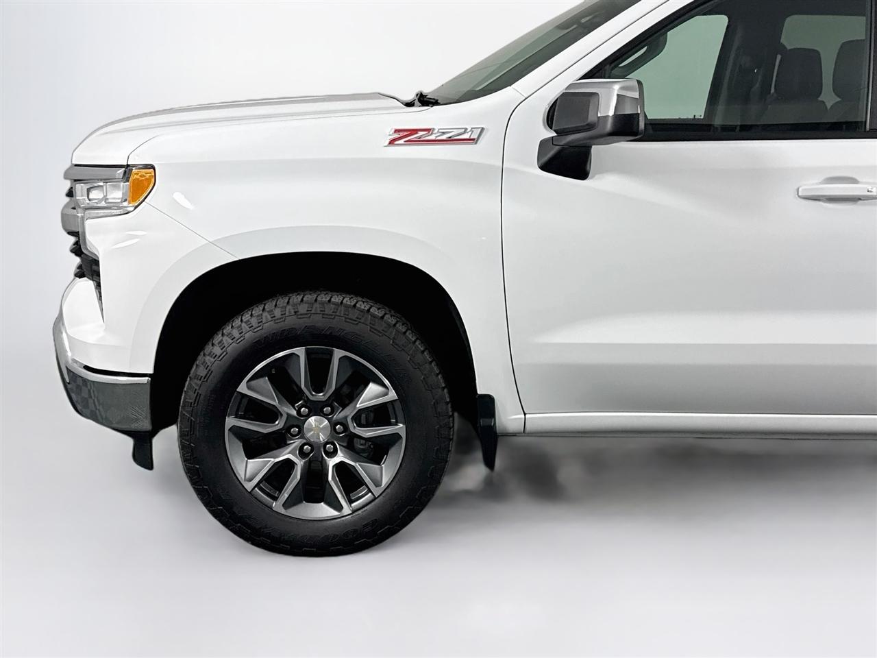 Chevrolet Silverado 1500 4WD Crew Cab 147" LT w/1LT 2023