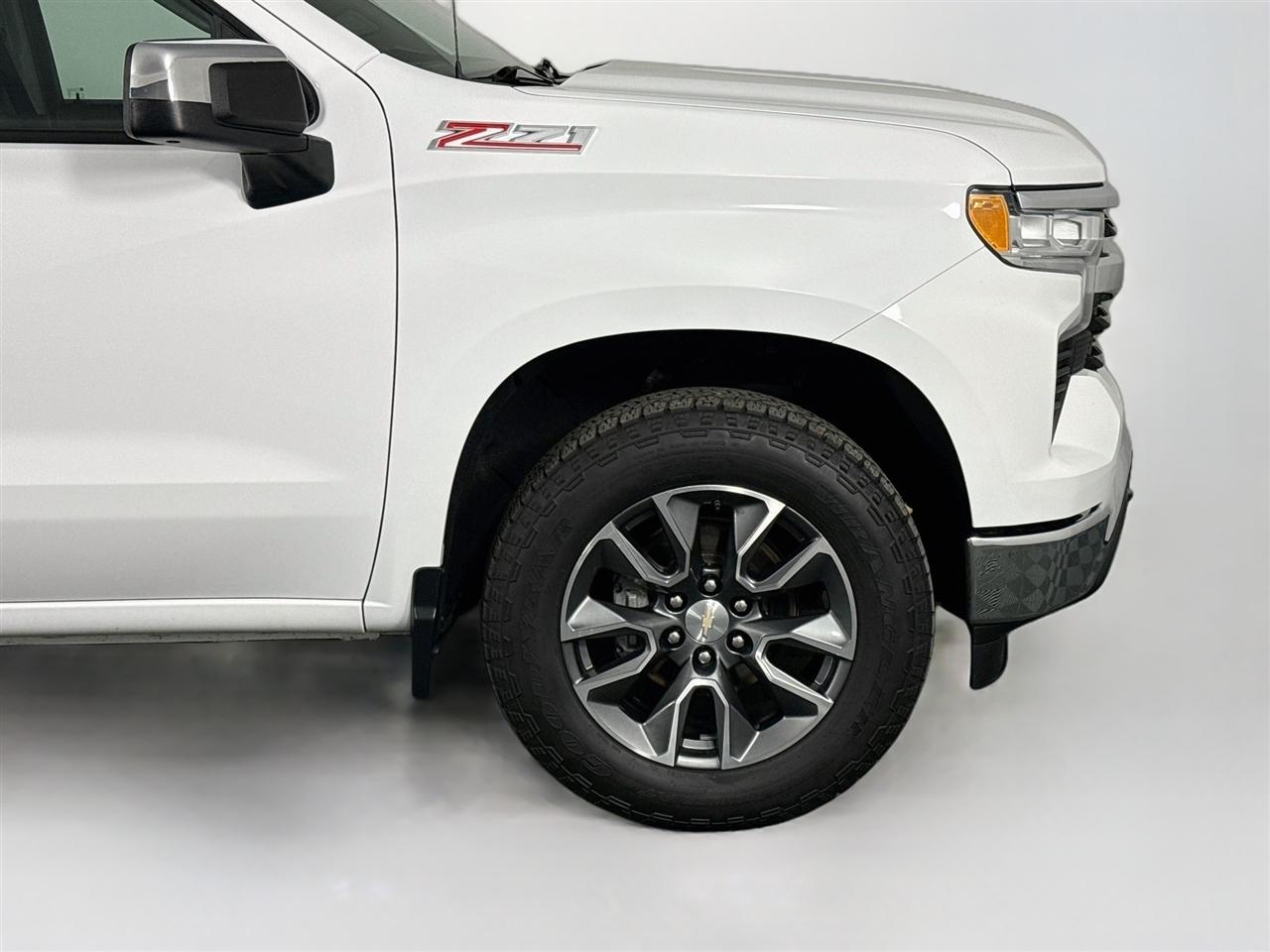 Chevrolet Silverado 1500 4WD Crew Cab 147" LT w/1LT 2023