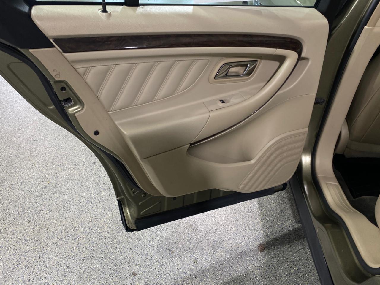 Ford TAURUS LIM  2013