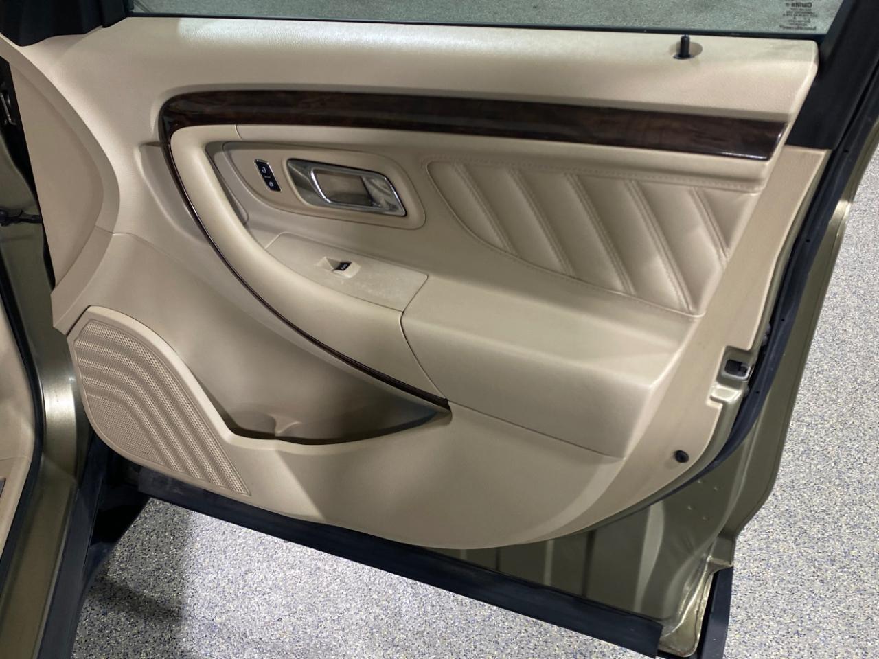 Ford TAURUS LIM  2013