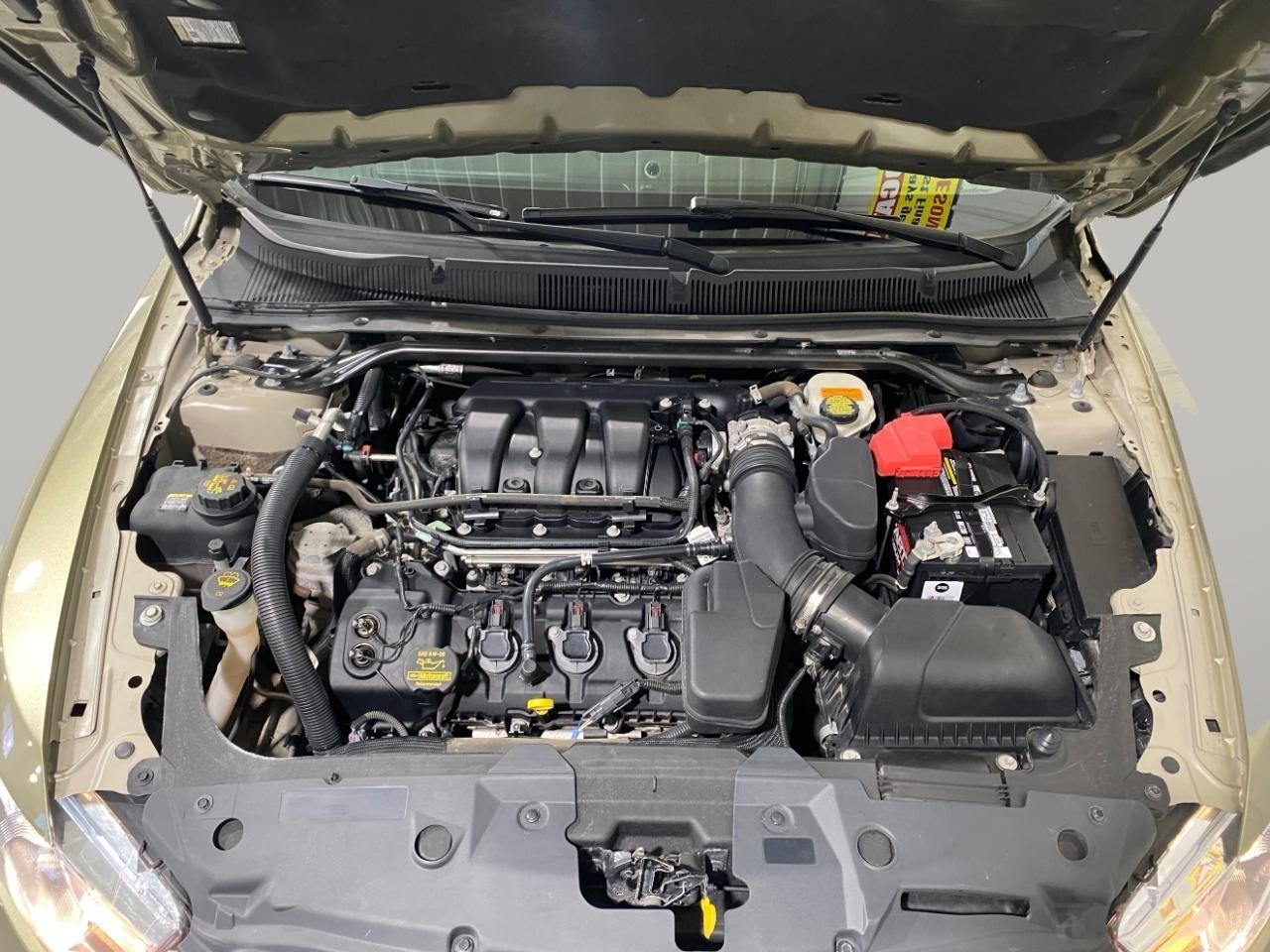 Ford Taurus 4dr Sdn Limited FWD 2013