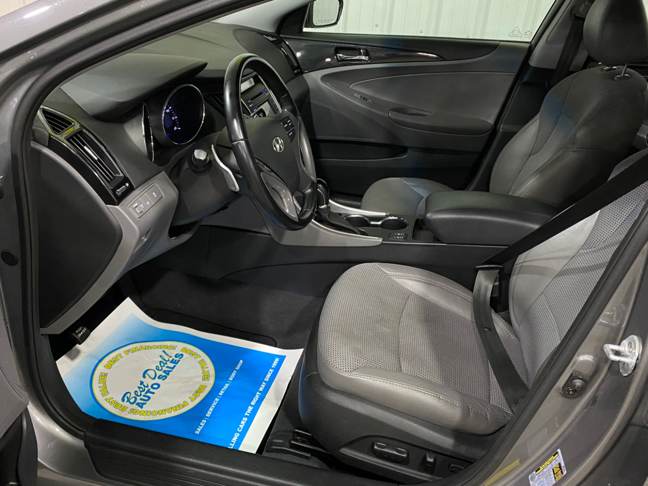 Hyundai Sonata SE 4D Sedan 2.4 2014