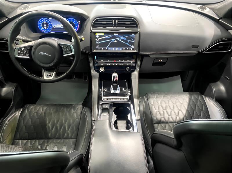 2020 Jaguar F-PACE SVR photo 9