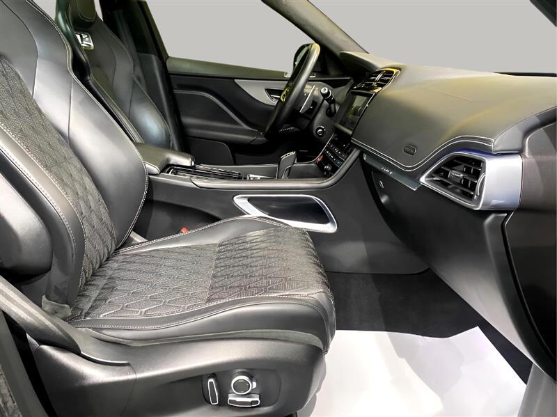 2020 Jaguar F-PACE SVR photo 22