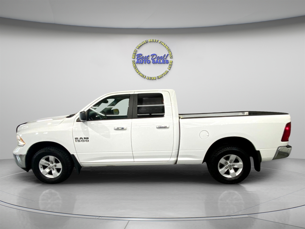 2016 Ram 1500 SLT photo 3