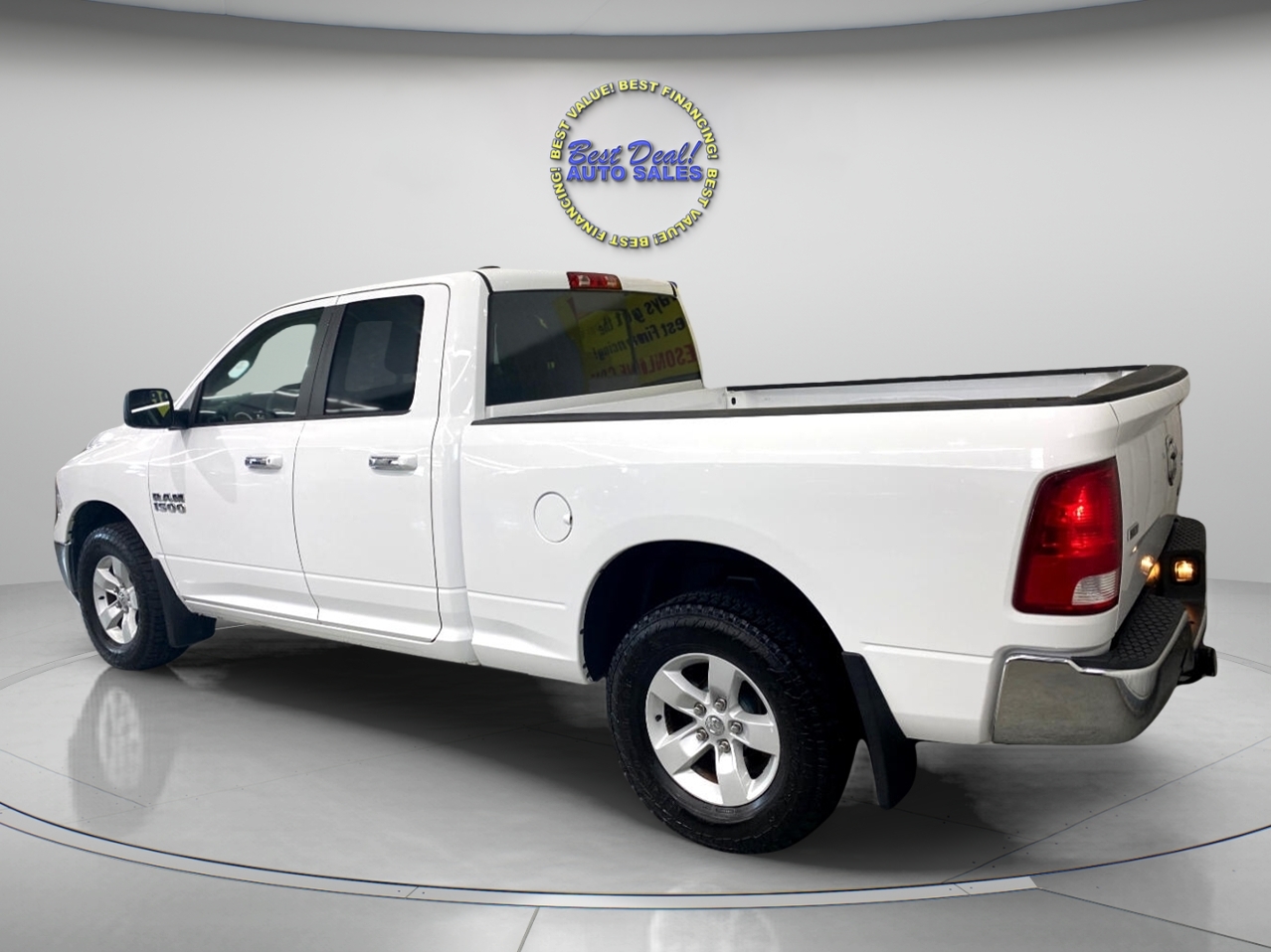 2016 Ram 1500 SLT photo 4
