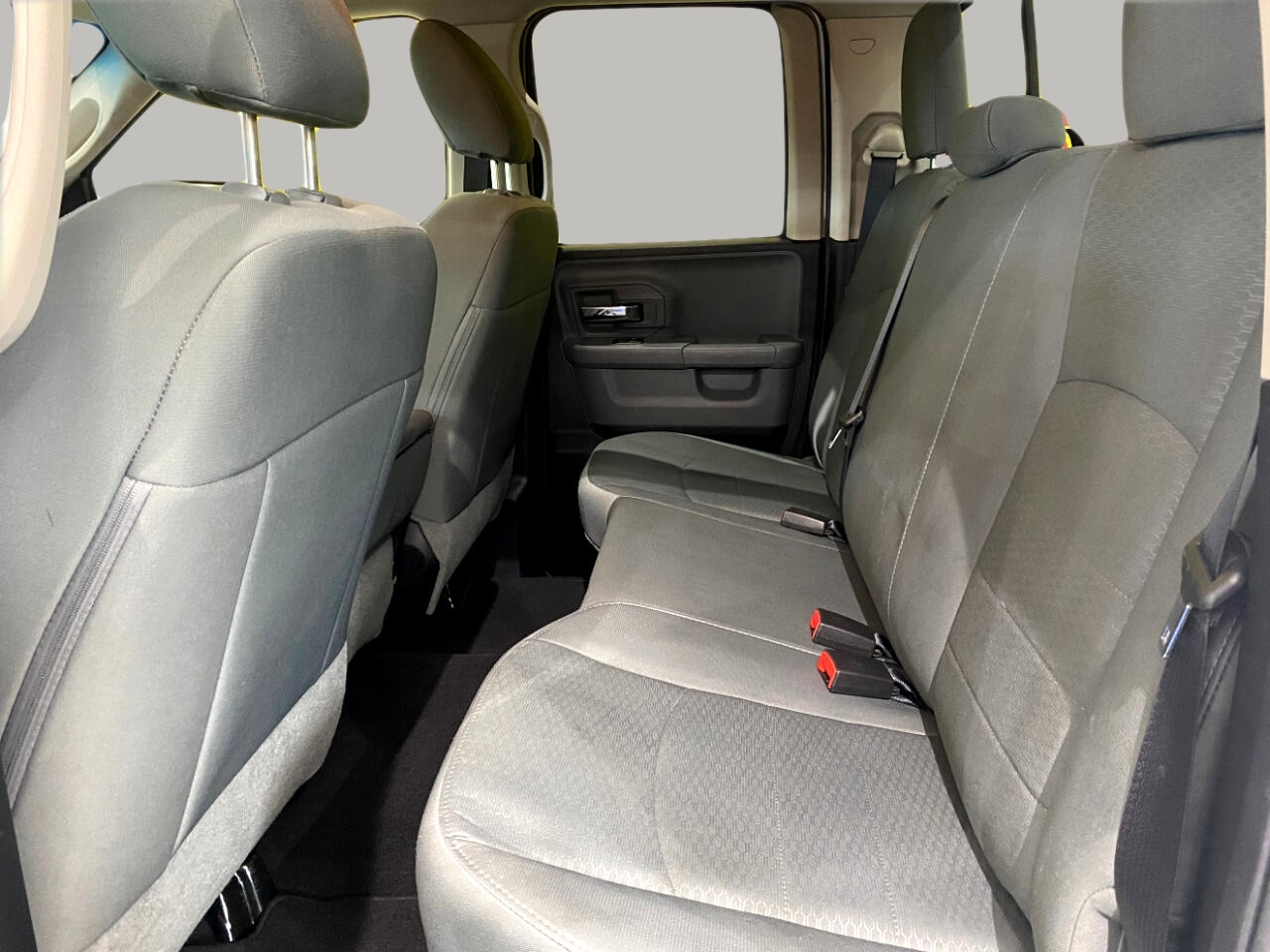 2016 Ram 1500 SLT photo 15