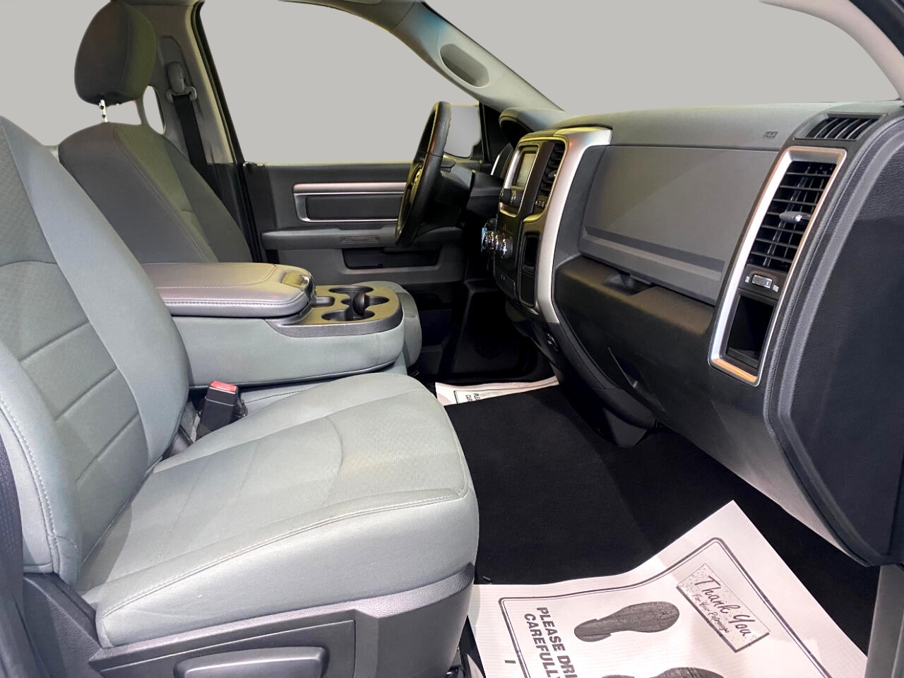 2016 Ram 1500 SLT photo 17