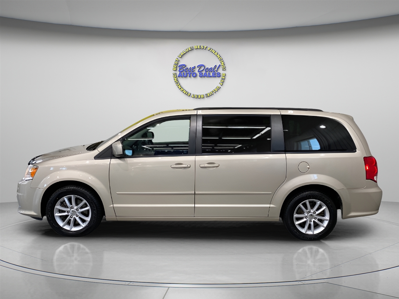 2014 Dodge Grand Caravan SXT photo 3