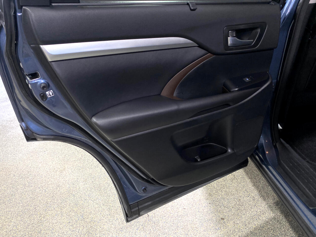 2017 Toyota Highlander XLE photo 7
