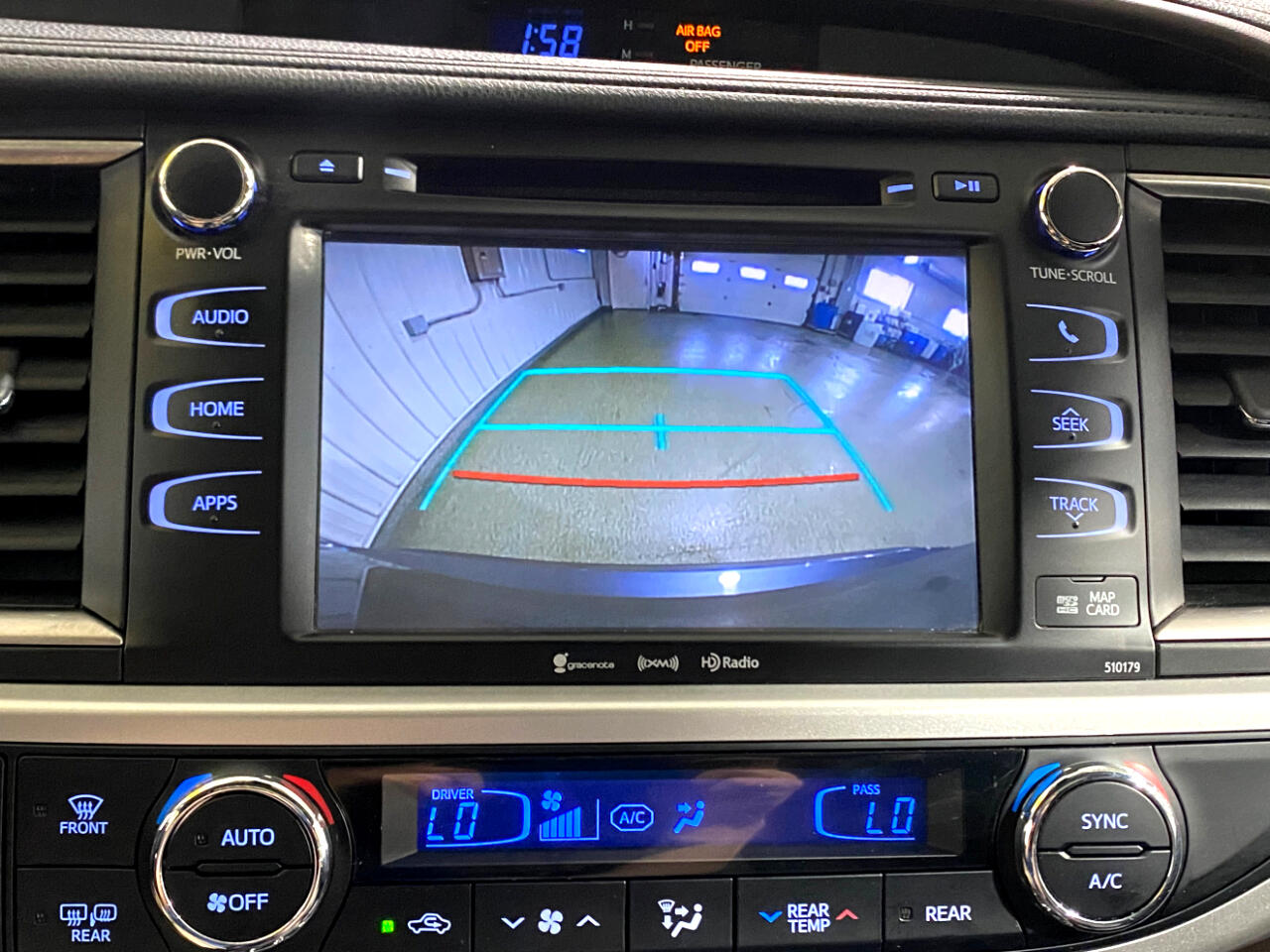 2017 Toyota Highlander XLE photo 24