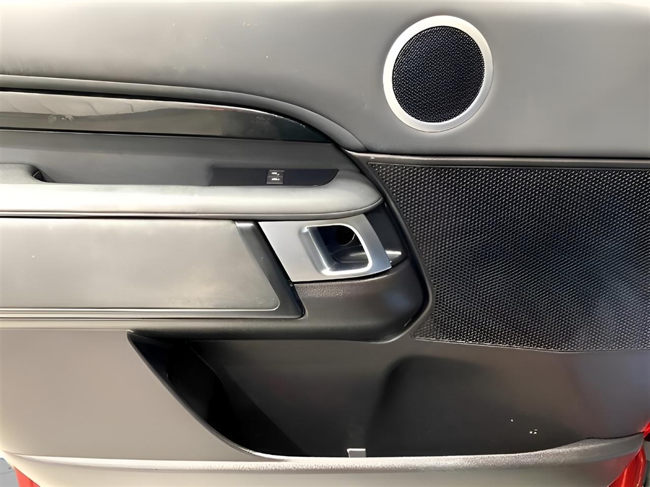 Land Rover Discovery SE 2017