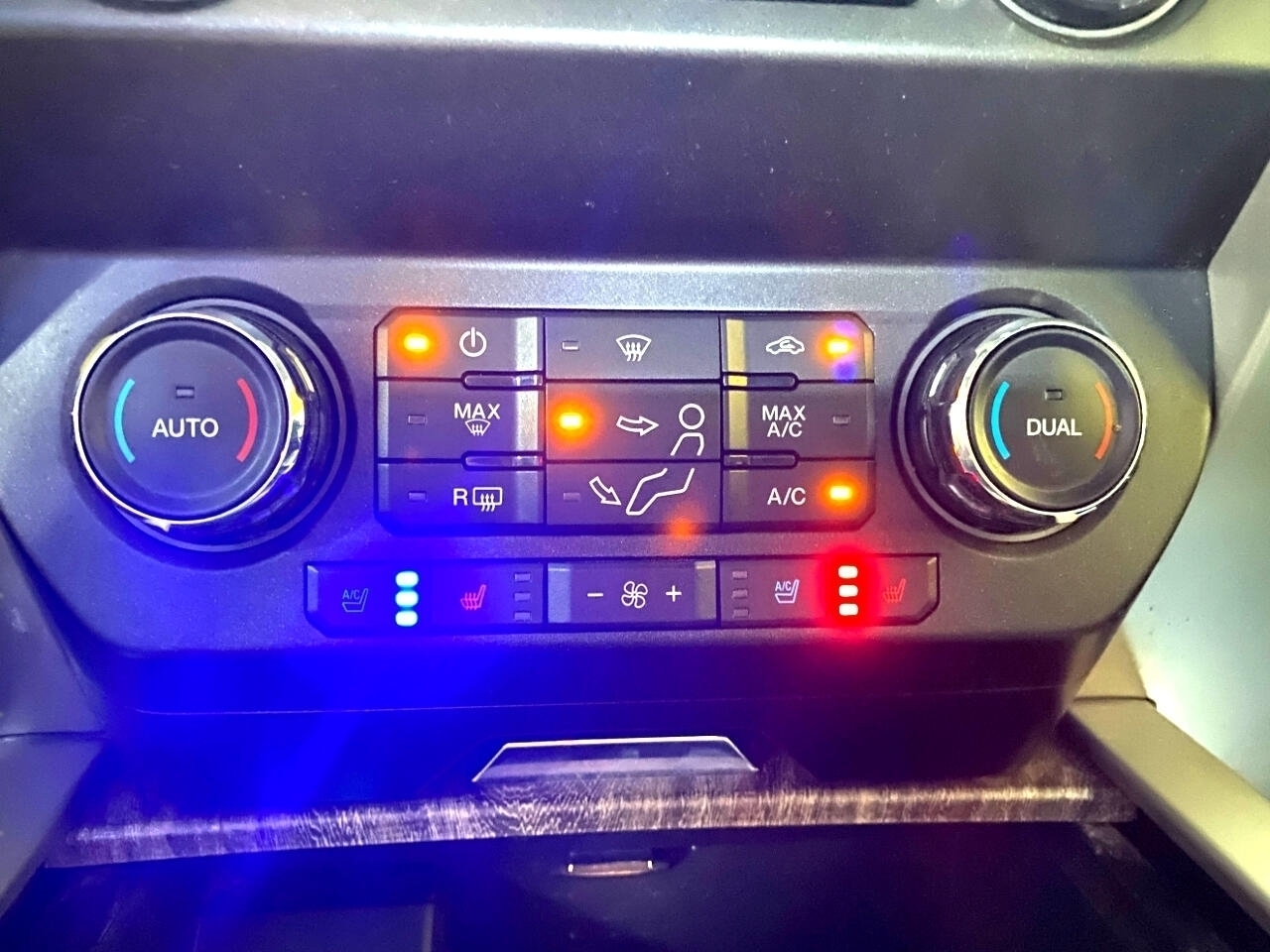 Ford F-250 SD Lariat Crew Cab 4WD 2019