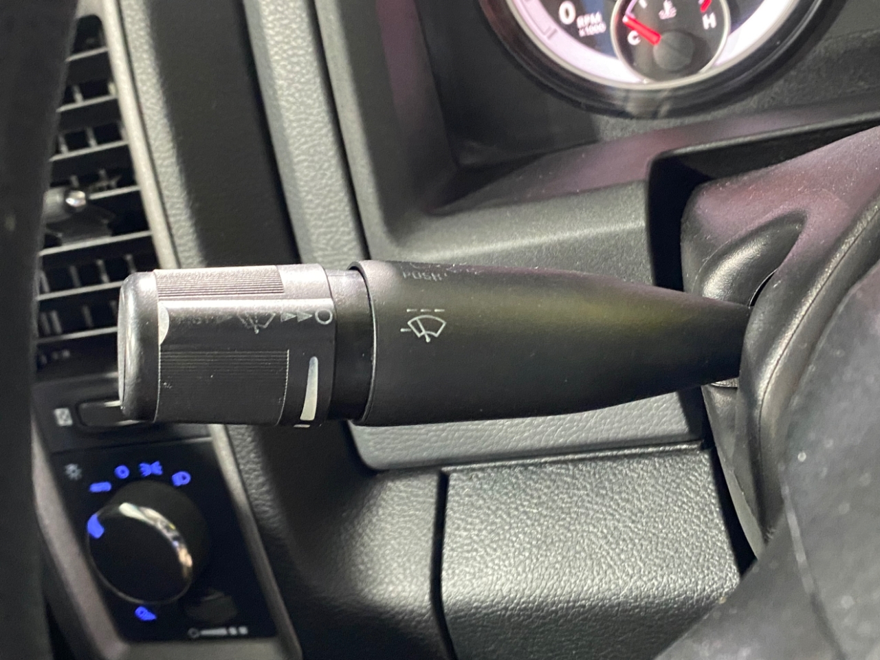 2015 Ram 1500 Tradesman photo 12
