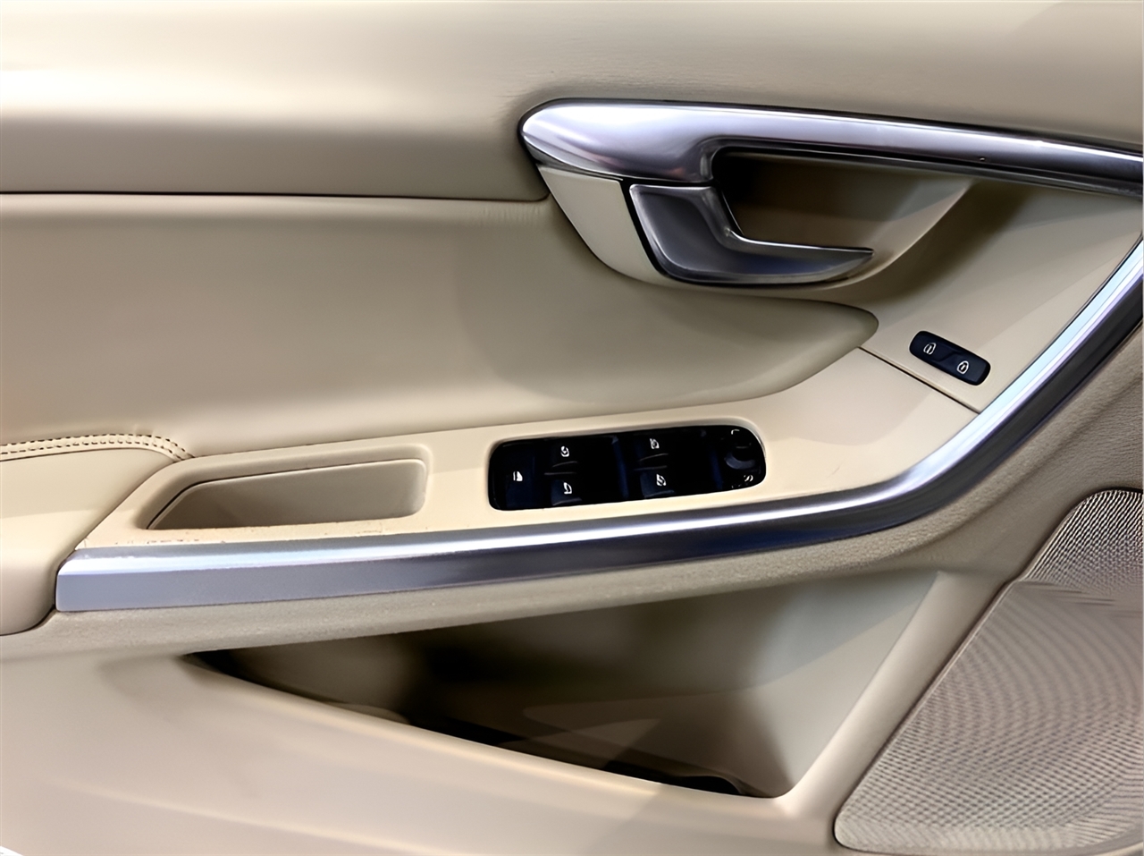 Volvo S60 2.5 Premier 4WD 2015 Volvo S60 2.5 Premier 4WD 2015