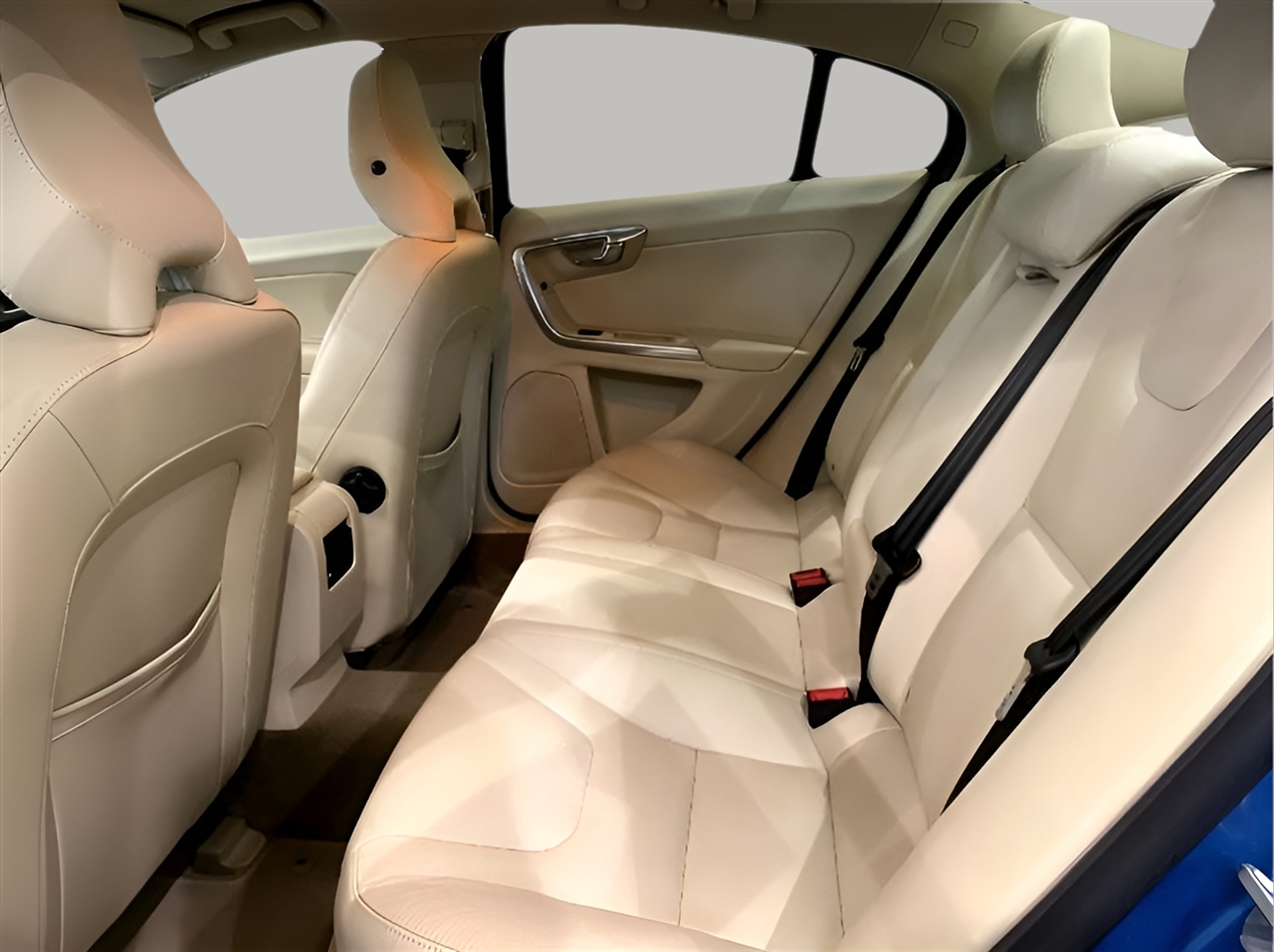 Volvo S60 2.5 Premier 4WD 2015 Volvo S60 2.5 Premier 4WD 2015