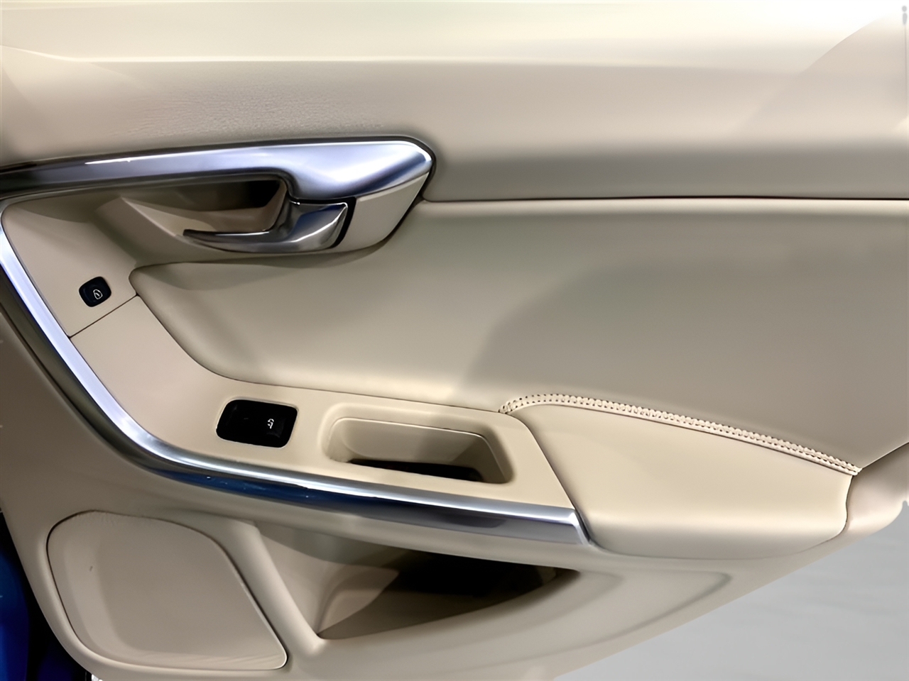 Volvo S60 2.5 Premier 4WD 2015 Volvo S60 2.5 Premier 4WD 2015